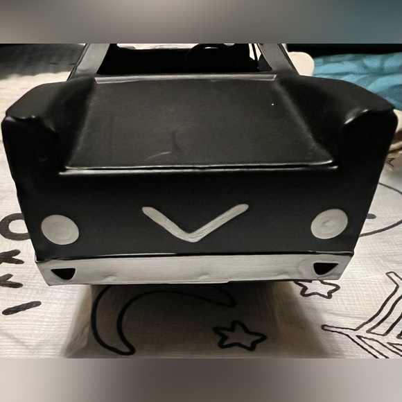 Target Halloween 2022 Hyde and Eek Metal Car
Tires don't move
New with tags - Picture 2 of 3